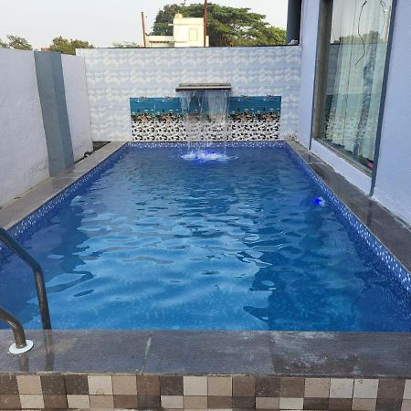 Вилла Nazrana 2Bhk Лонавала Экстерьер фото