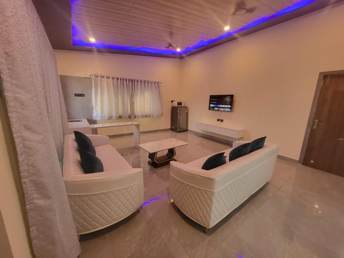 Вилла Nazrana 2Bhk Лонавала Экстерьер фото