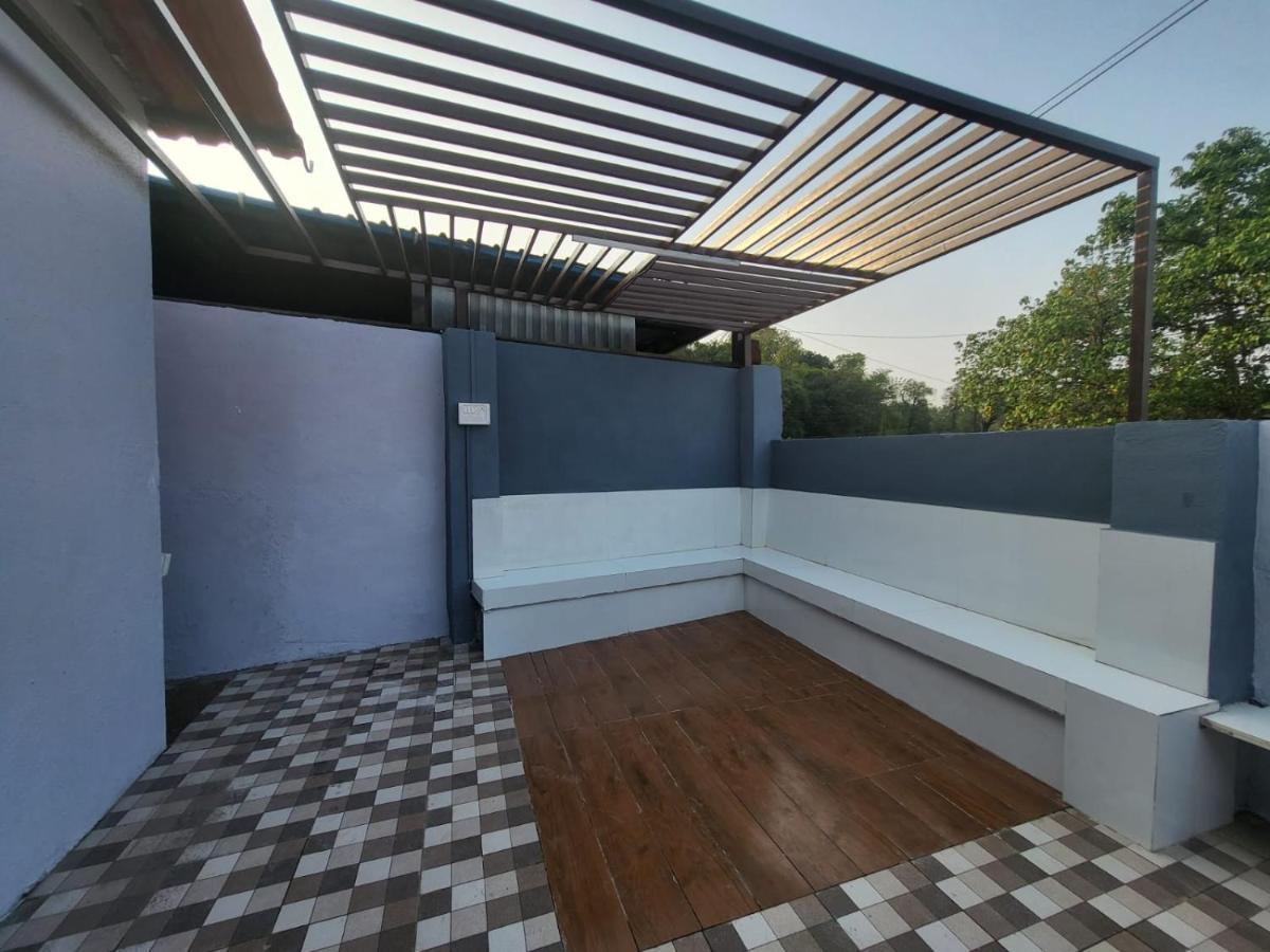 Вилла Nazrana 2Bhk Лонавала Экстерьер фото